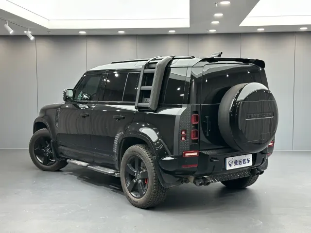 Land Rover Defender — Фото автомобиля 6