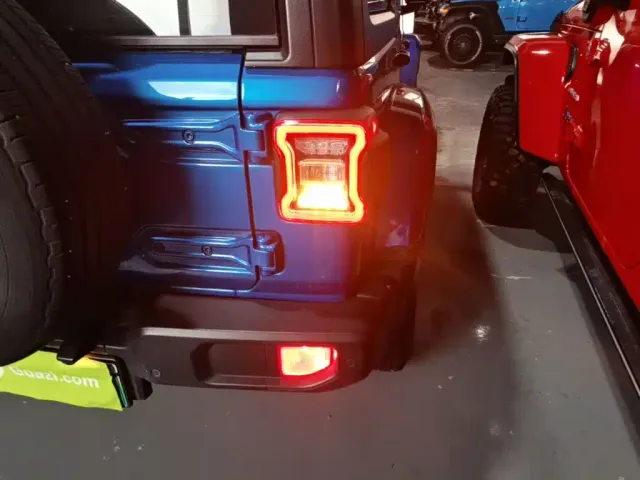 Jeep Wrangler 4xe — Фото автомобиля 7