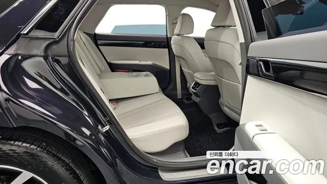 Hyundai Grandeur GN7 — Фото автомобиля 18