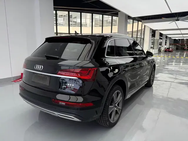Audi Q5L — Фото автомобиля 12