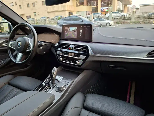 BMW 5 Series — Фото автомобиля 11