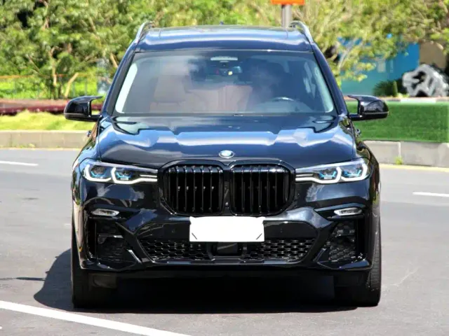 BMW X7 — Фото автомобиля 2