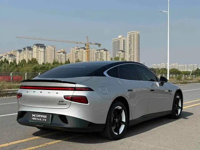 Xpeng P7 — Фото автомобиля 5