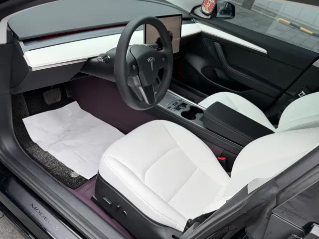 Tesla Model 3 — Фото автомобиля 6