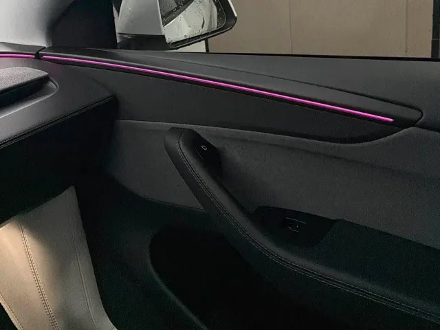Tesla Model Y — Фото автомобиля 8