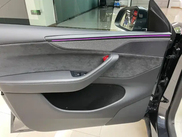 Tesla Model Y — Фото автомобиля 7