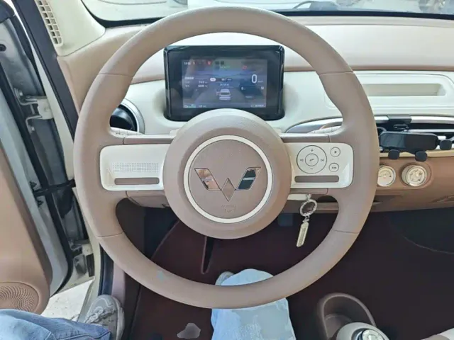 Wuling Hongguang Mini EV — Фото автомобиля 10