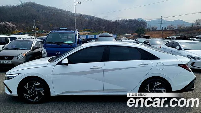 Hyundai AVANTE Modern — Фото автомобиля 19
