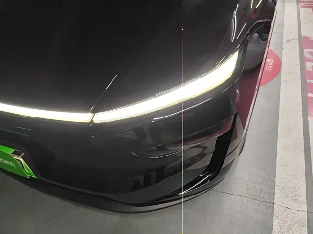 Tesla Model Y — Фото автомобиля 23