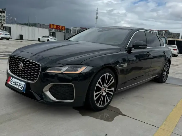 Фотография автомобиля — Jaguar XFL