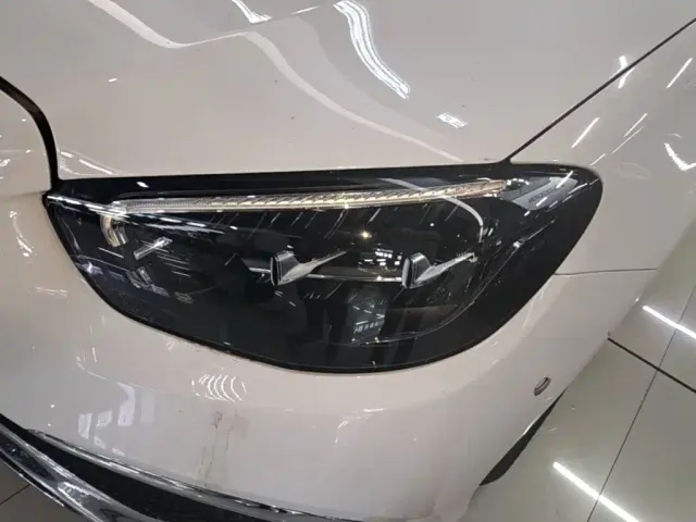 Mercedes-Benz E-Class — Фото автомобиля 23