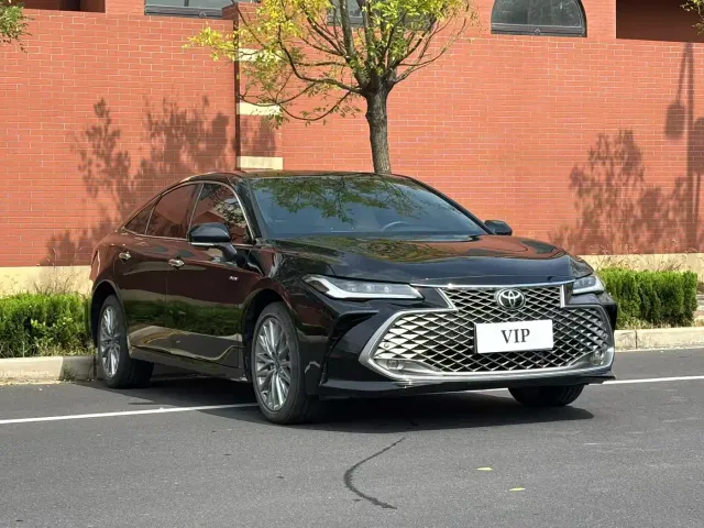 Toyota Avalon — Фото автомобиля 2