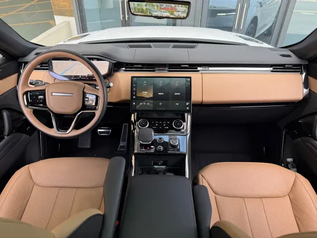 Land Rover Range Rover Sport — Фото автомобиля 10