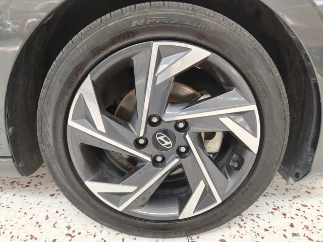 Hyundai Elantra — Фото автомобиля 17