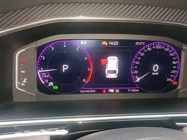Volkswagen Tiguan L — Фото автомобиля 11