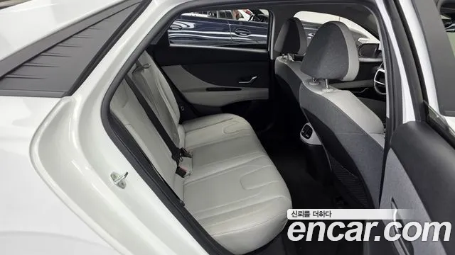 Hyundai Avante CN7 — Фото автомобиля 12