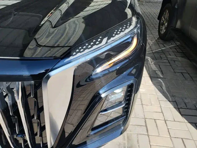 Hongqi HS3 PHEV — Фото автомобиля 23
