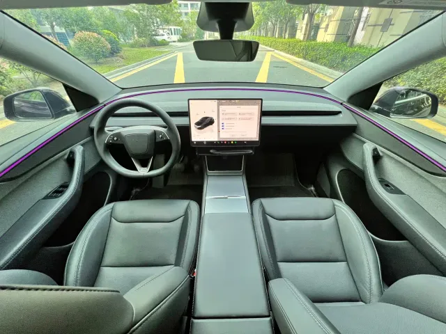 Tesla Model Y 2025 Rear-Wheel Drive — Фото автомобиля 7