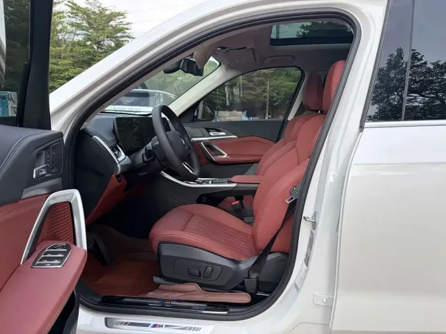 BMW BMW X1 2025 sDrive25Li M Sport Package — Фото автомобиля 10
