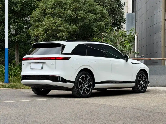 Xpeng G9 — Фото автомобиля 5