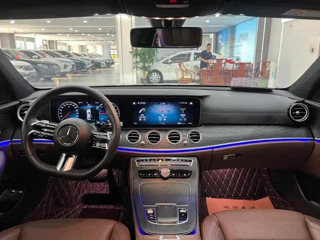 Mercedes-Benz E-Class — Фото автомобиля 15
