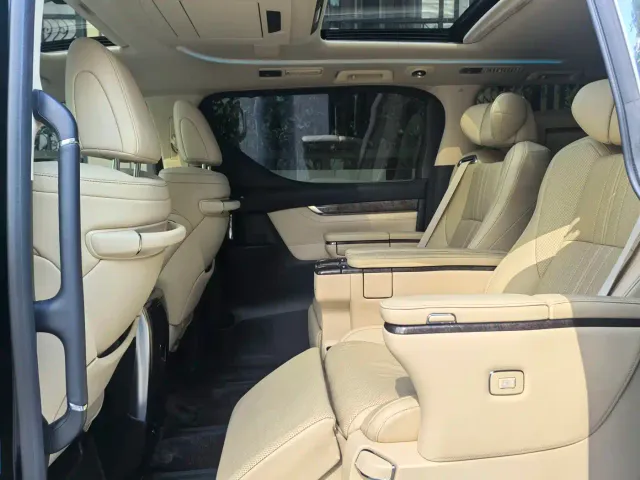 Toyota Vellfire — Фото автомобиля 7
