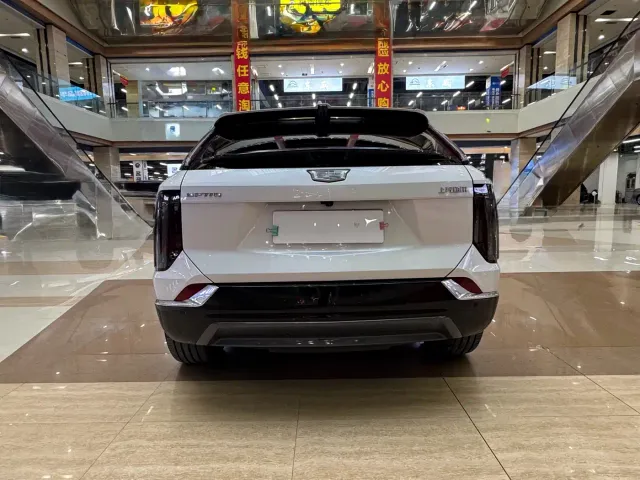 Cadillac Optiq — Фото автомобиля 8