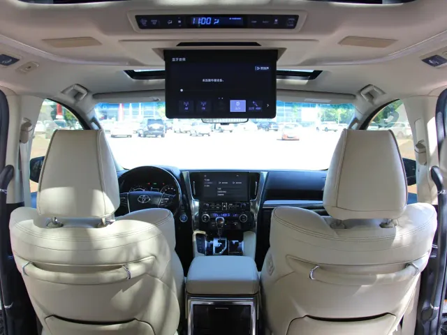 Toyota Alphard 2021 Hybrid 2.5L Luxury — Фото автомобиля 23