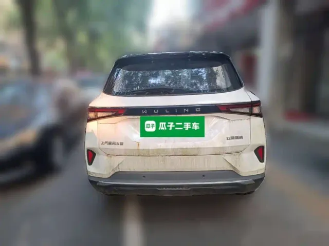 Wuling Asta — Фото автомобиля 3