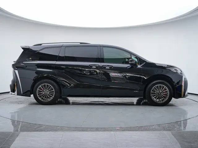 Toyota Sienna — Фото автомобиля 4