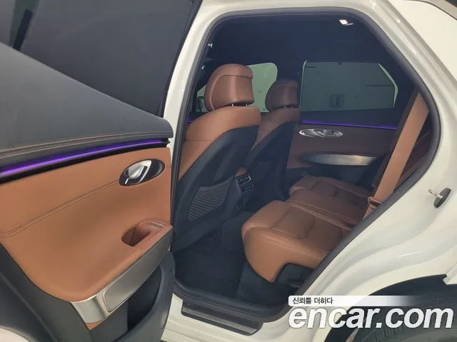 Genesis GV70 2.5T Бензин AWD — Фото автомобиля 10