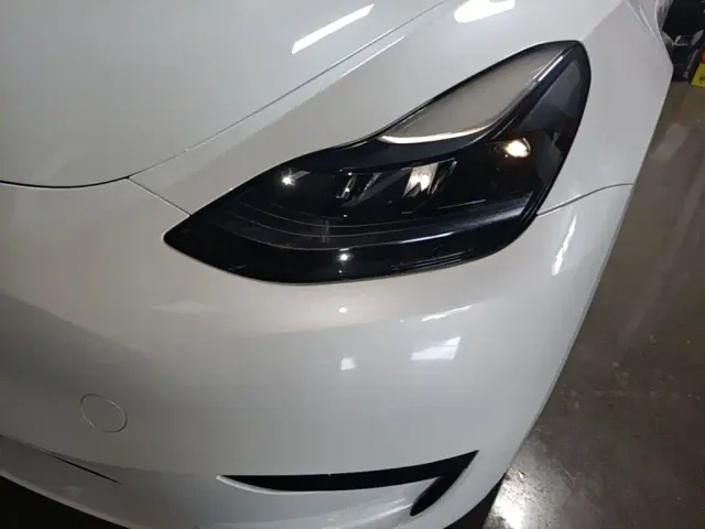 Tesla Model Y — Фото автомобиля 23