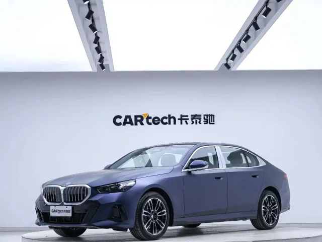 Фотография автомобиля — BMW 5 Series