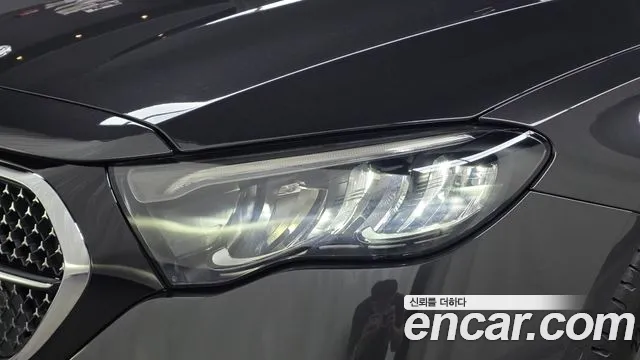 Mercedes-Benz E-Class — Фото автомобиля 5