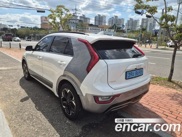 Kia Niro — Фото автомобиля 2