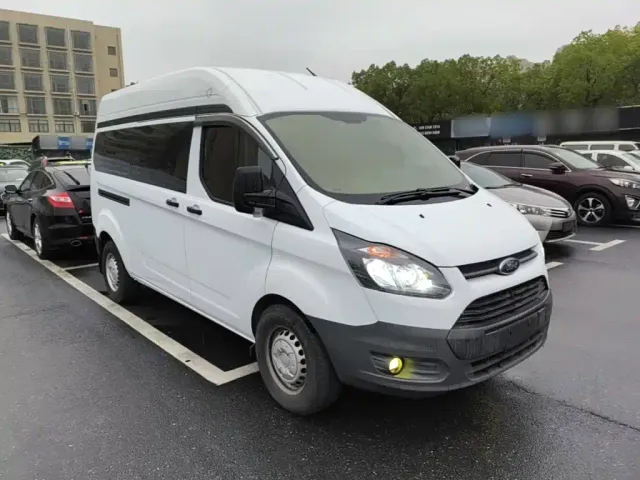 Ford Transit — Фото автомобиля 3