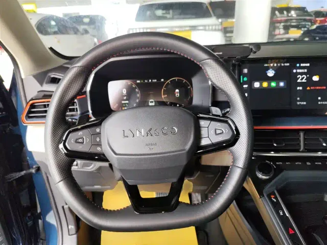 Lynk & Co 06 — Фото автомобиля 10