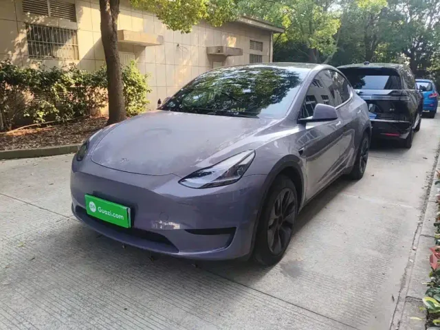 Фотография автомобиля — Tesla Model Y