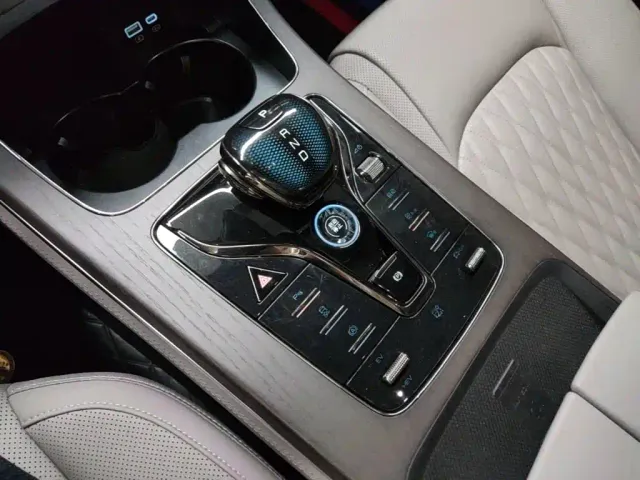BYD Han — Фото автомобиля 13