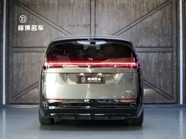 Li Auto MEGA — Фото автомобиля 21