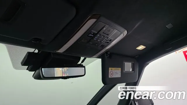 Toyota Alphard — Фото автомобиля 25