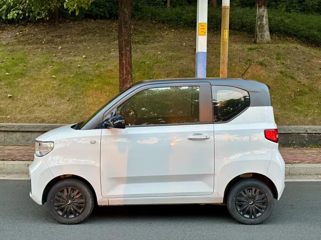 Wuling Hongguang Mini EV — Фото автомобиля 6