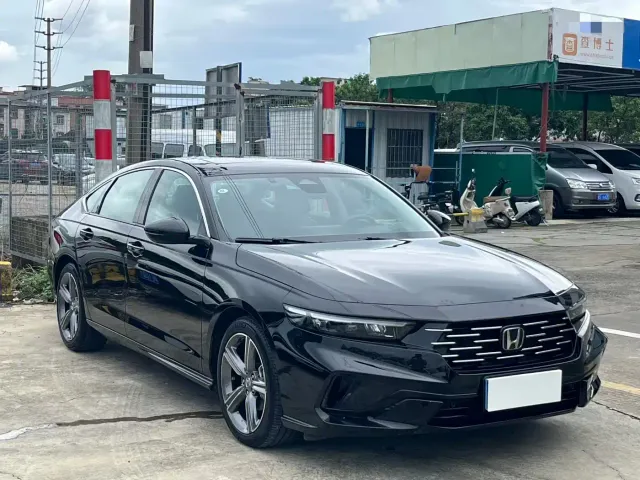 Honda Accord — Фото автомобиля 3
