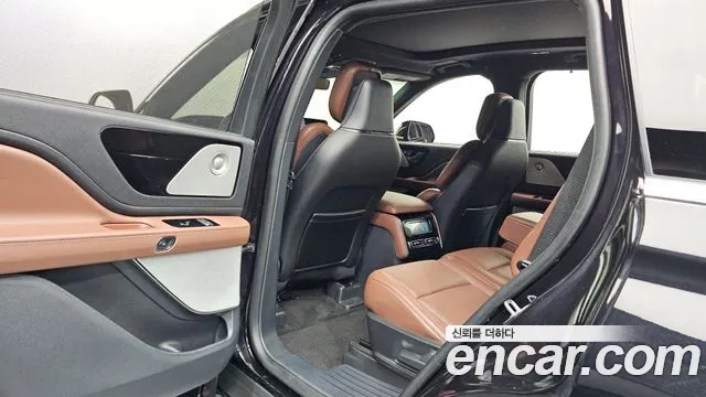 Lincoln Aviator 2nd Gen — Фото автомобиля 16