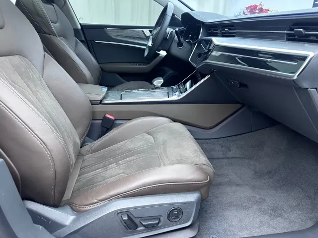 Audi A7L — Фото автомобиля 9