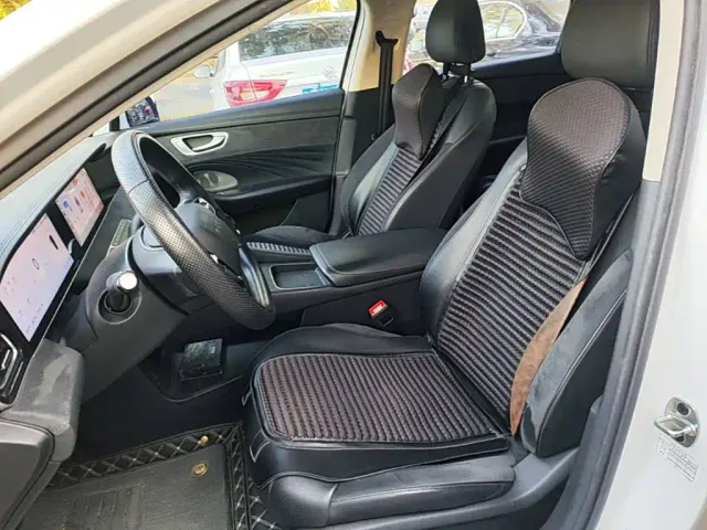 Roewe D7 — Фото автомобиля 14