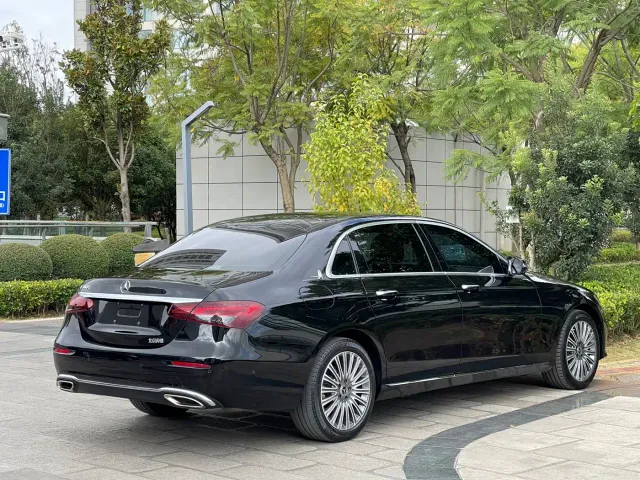 Mercedes-Benz E-Class — Фото автомобиля 9