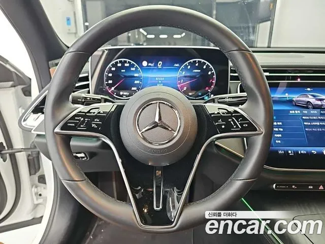 Mercedes-Benz E-Class — Фото автомобиля 9
