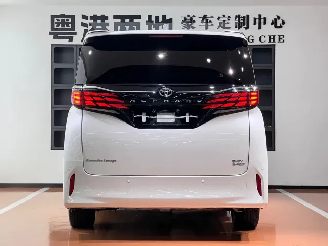 Toyota Alphard — Фото автомобиля 6