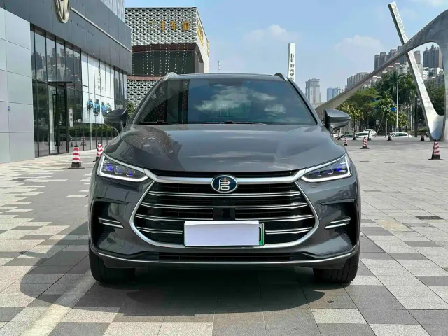 BYD Tang — Фото автомобиля 2